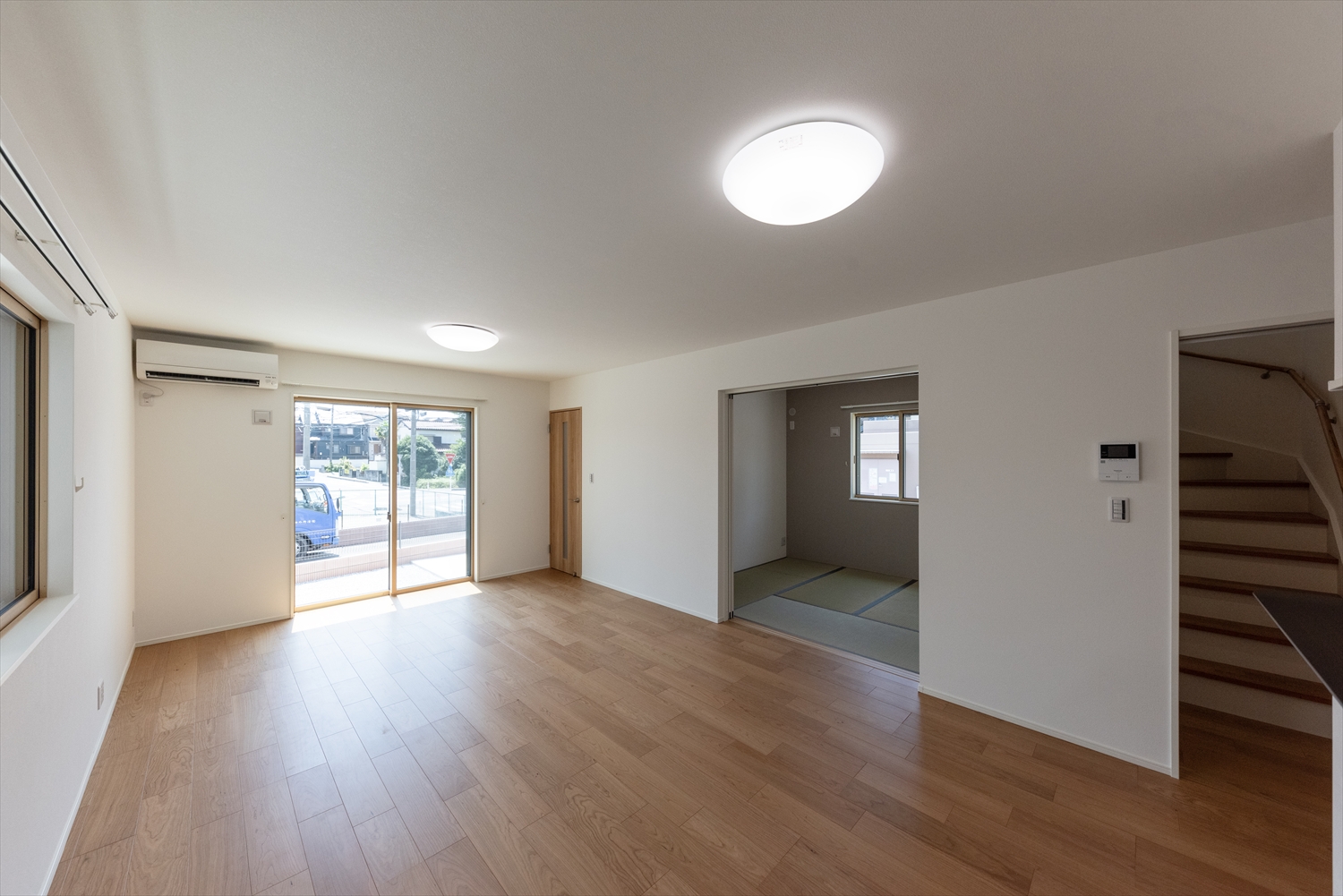 南向きリビングと和室の続き間｜所沢市の賃貸住宅 グランディア小手指南1号棟