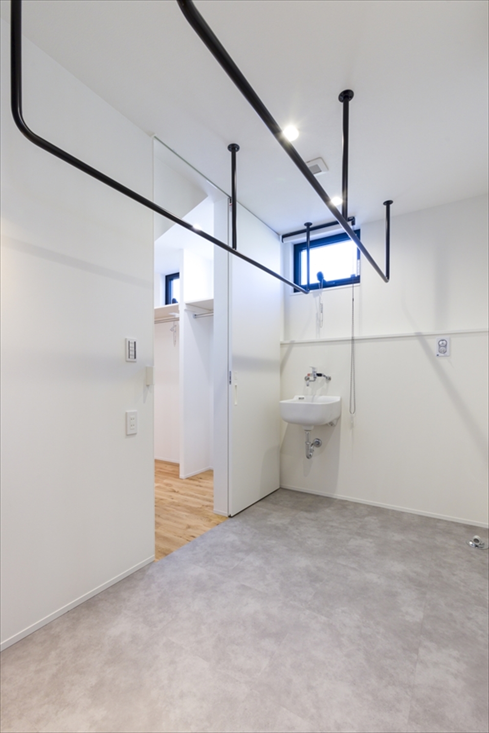 R+ house