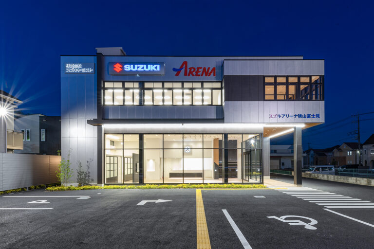 株式会社スズキトラスト様 本社新築工事｜狭山市のショールーム＆オフィスビル
