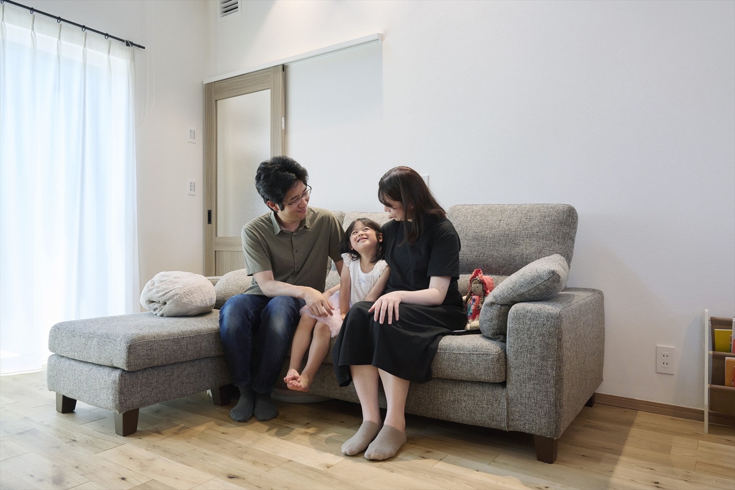 リビング/家族がくつろぐソファスペース(埼玉県東松山市|WELL+)