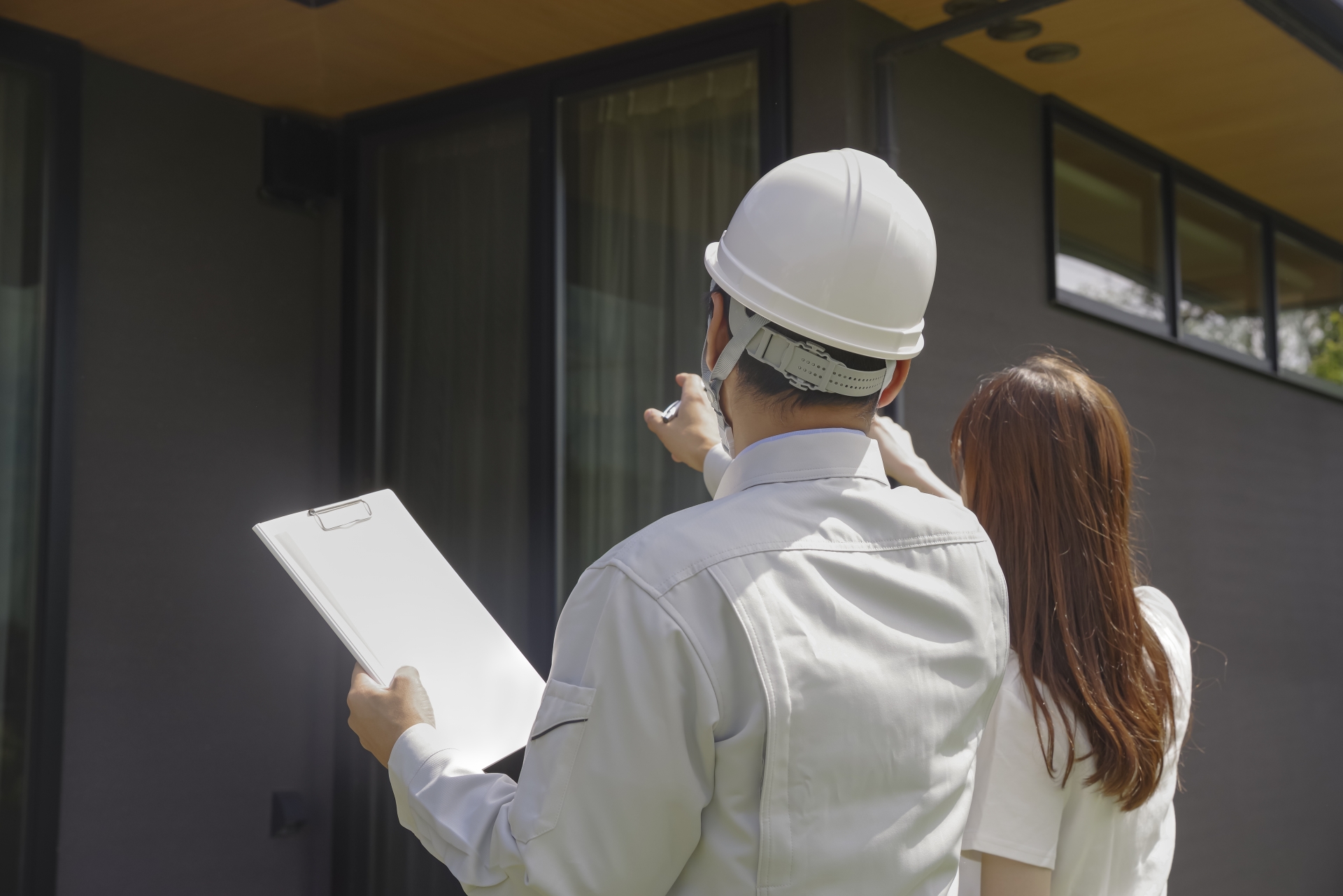 建築士による既存住宅の現地調査風景