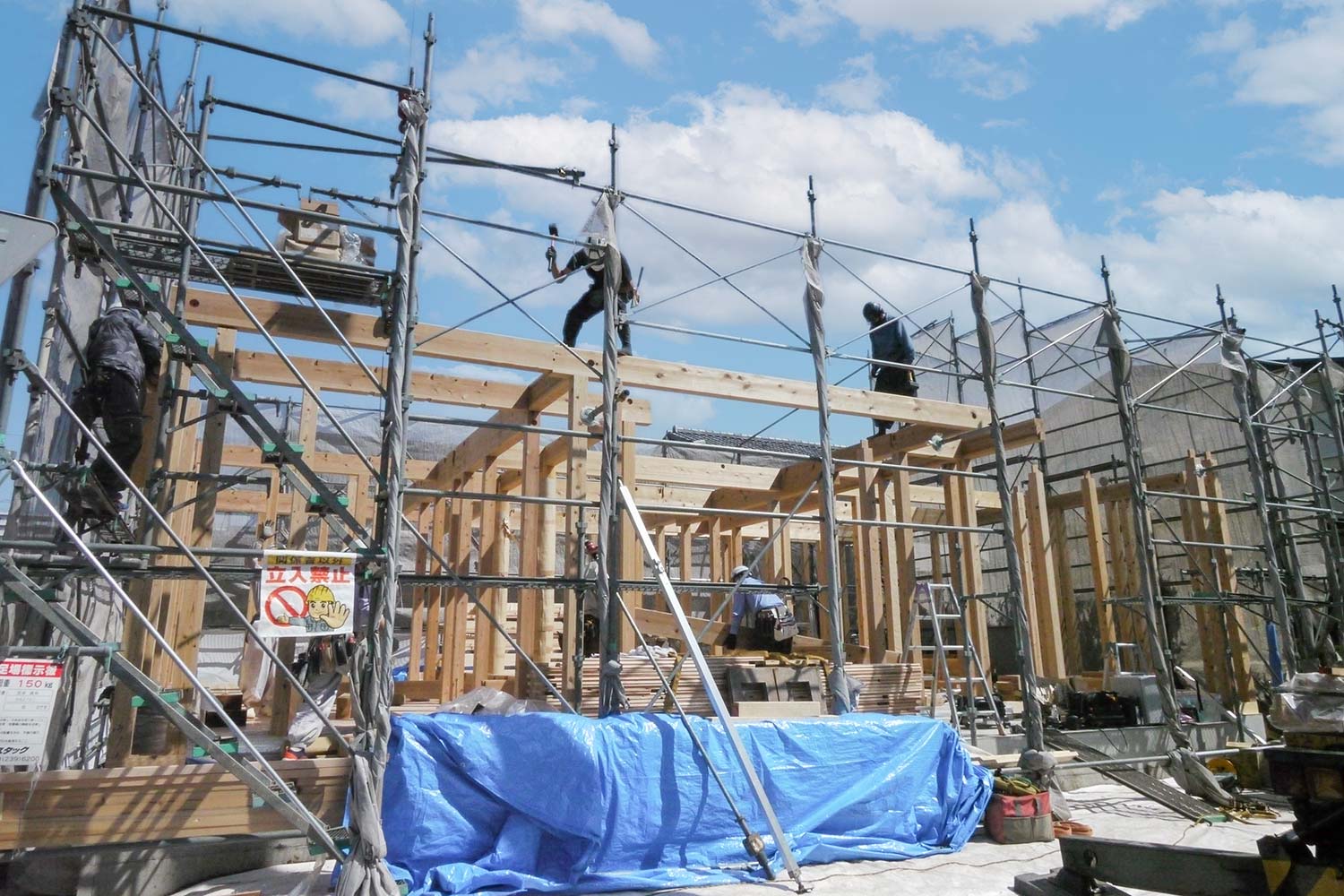 木造注文住宅の上棟シーン