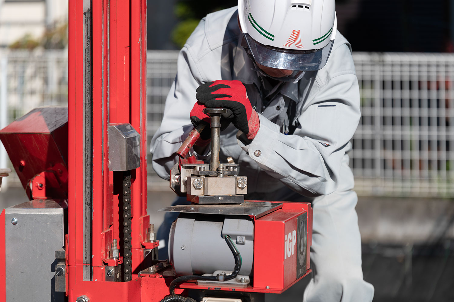 地盤調査と基礎工事の様子