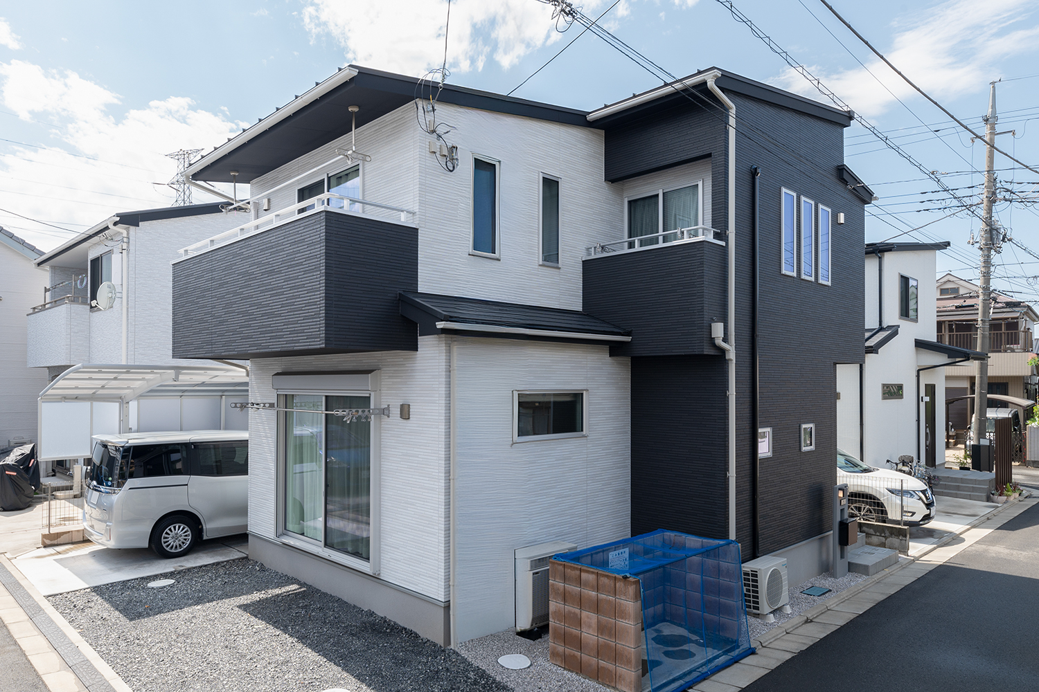 住宅街の角地に建つSAN+ZEH住宅T様邸の外観