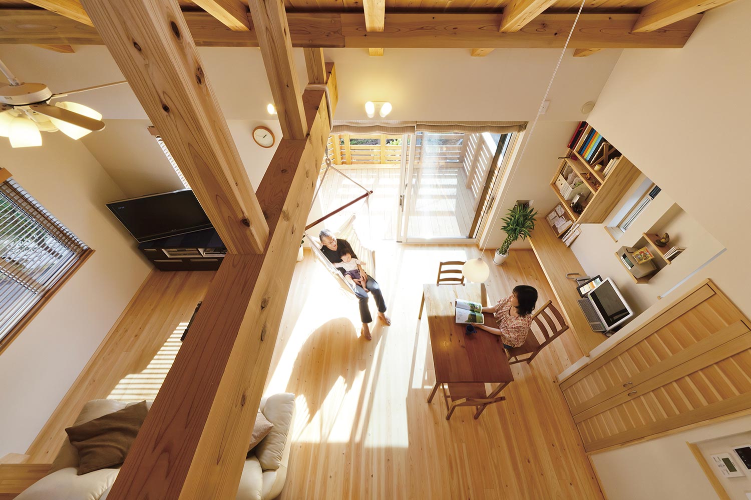 アップルホームが手がけた自然素材と高断熱を組み合わせた注文住宅の施工事例