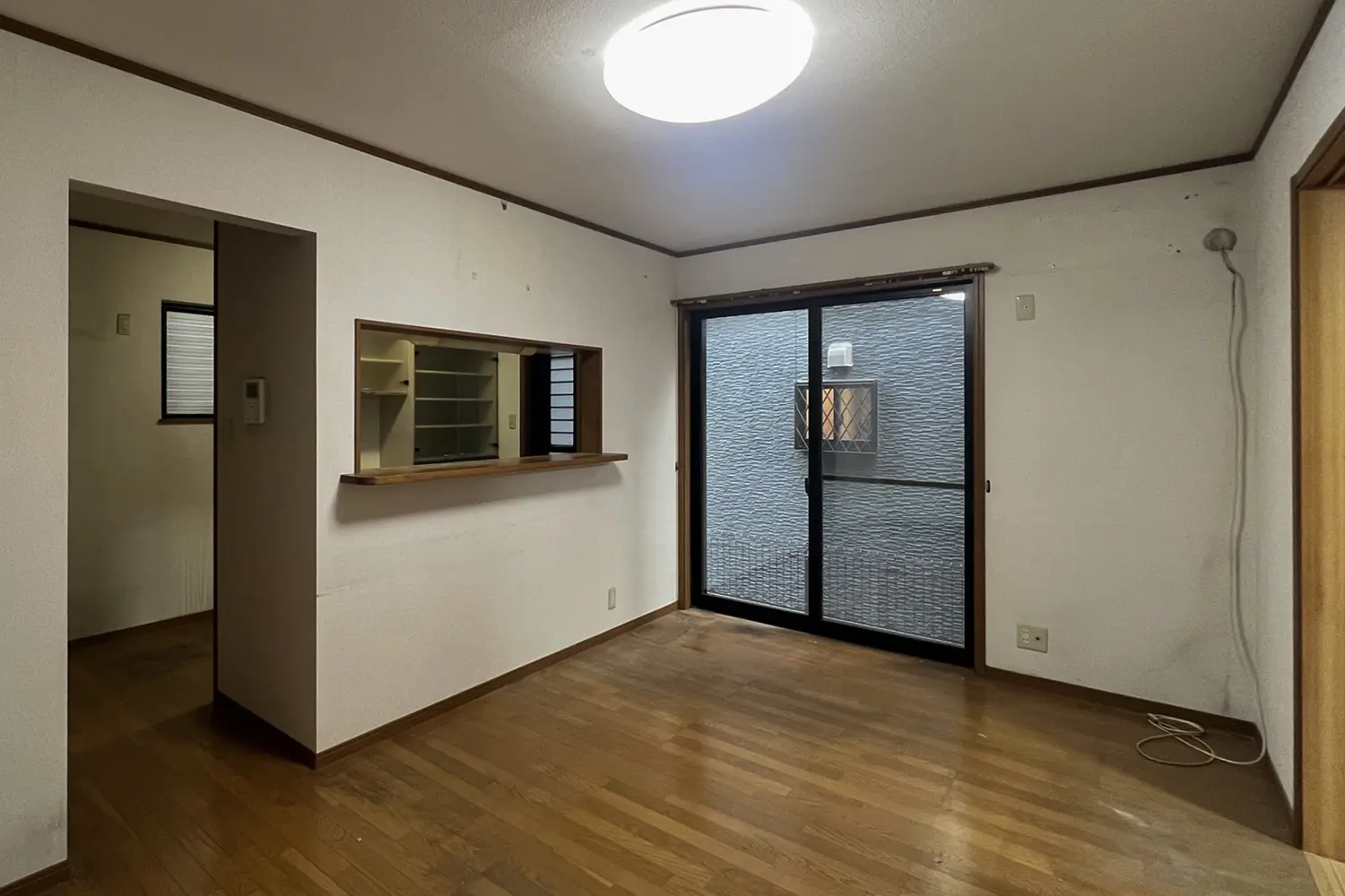 所沢市の戸建てリノベーション　改修前のLDK（Before）