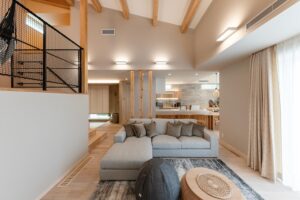 換気システムと自然素材を活用した空気がきれいな家のリビング風景