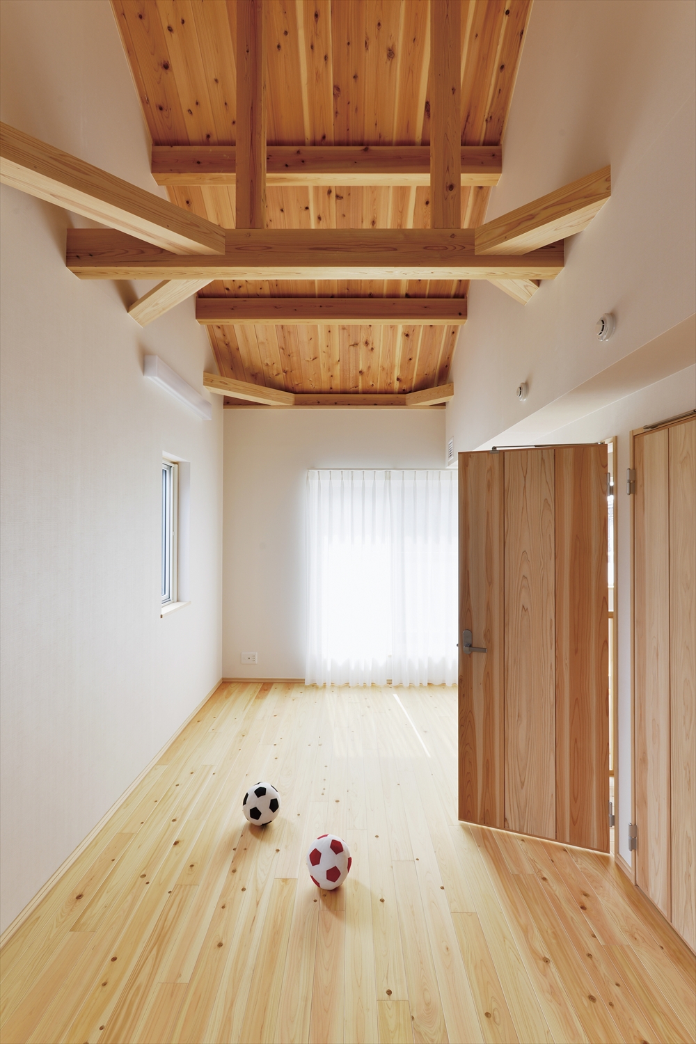 子ども室/将来仕切れる一体空間(埼玉県所沢市|WELL+)