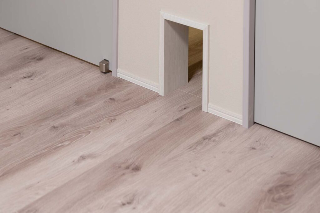 猫と暮らす家の床材と壁材｜掃除しやすく傷が目立ちにくい仕上げ例