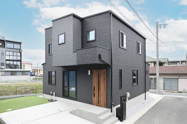 川越市の注文住宅実例｜耐震等級3×家事ラク動線とペニンシュラキッチン