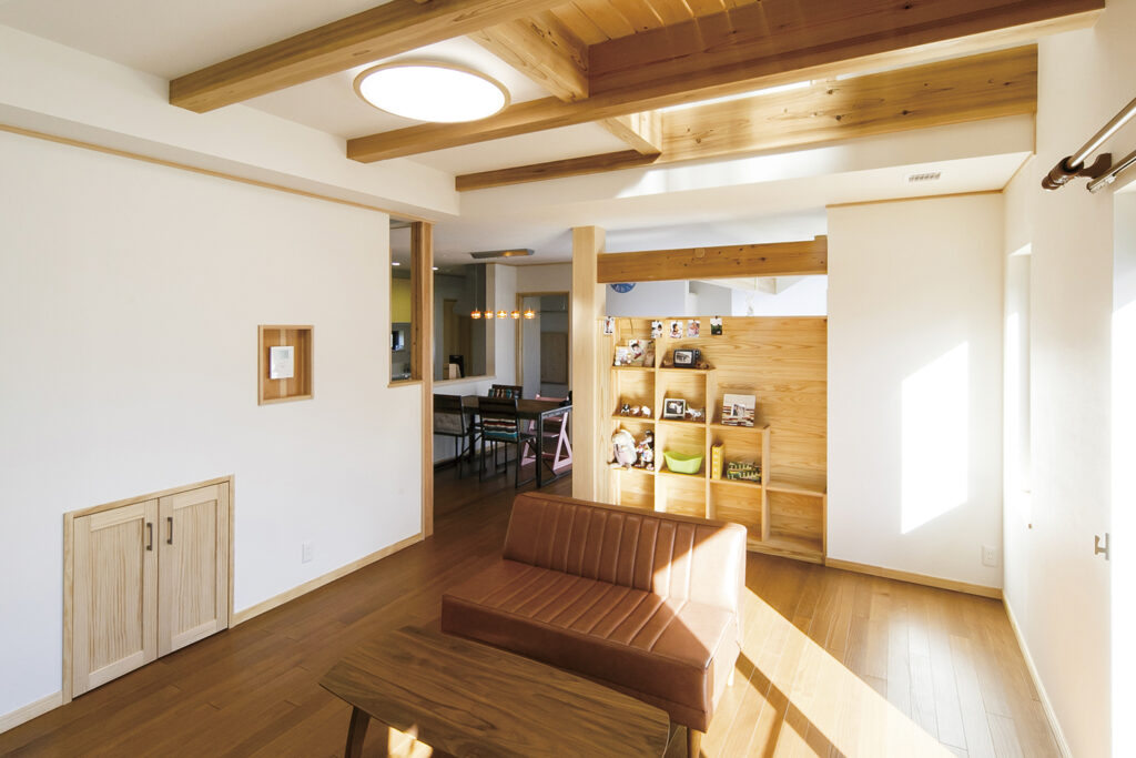 子どもの成長に合わせた収納計画がある注文住宅のリビング