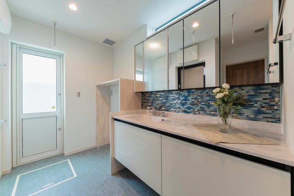 洗面脱衣室の収納と動線、冬も使いやすい室内環境