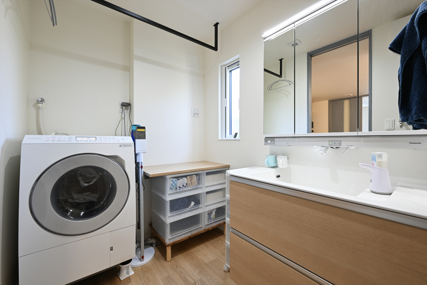 室内干しで洗濯が完結する洗面脱衣室|入間市の高気密高断熱住宅の家事動線