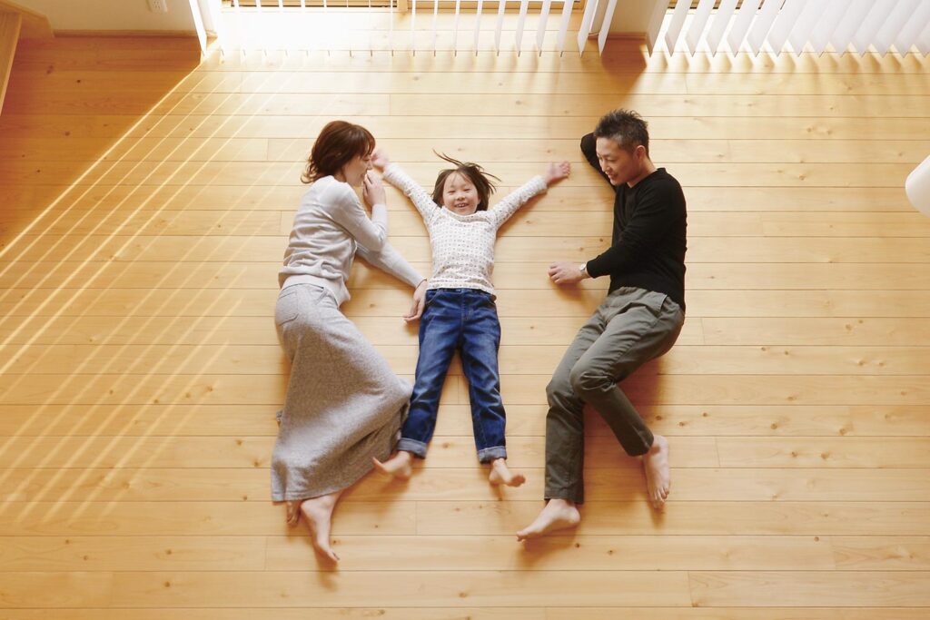 高気密高断熱の注文住宅の明るいリビング