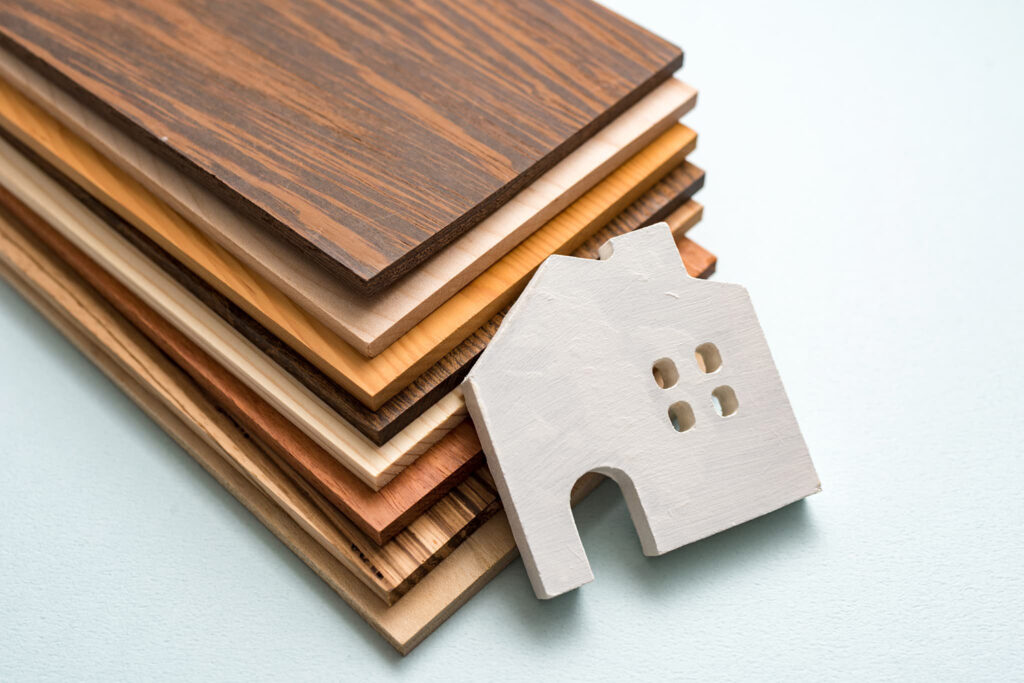 注文住宅とリノベーションを比較する住まいのイメージ