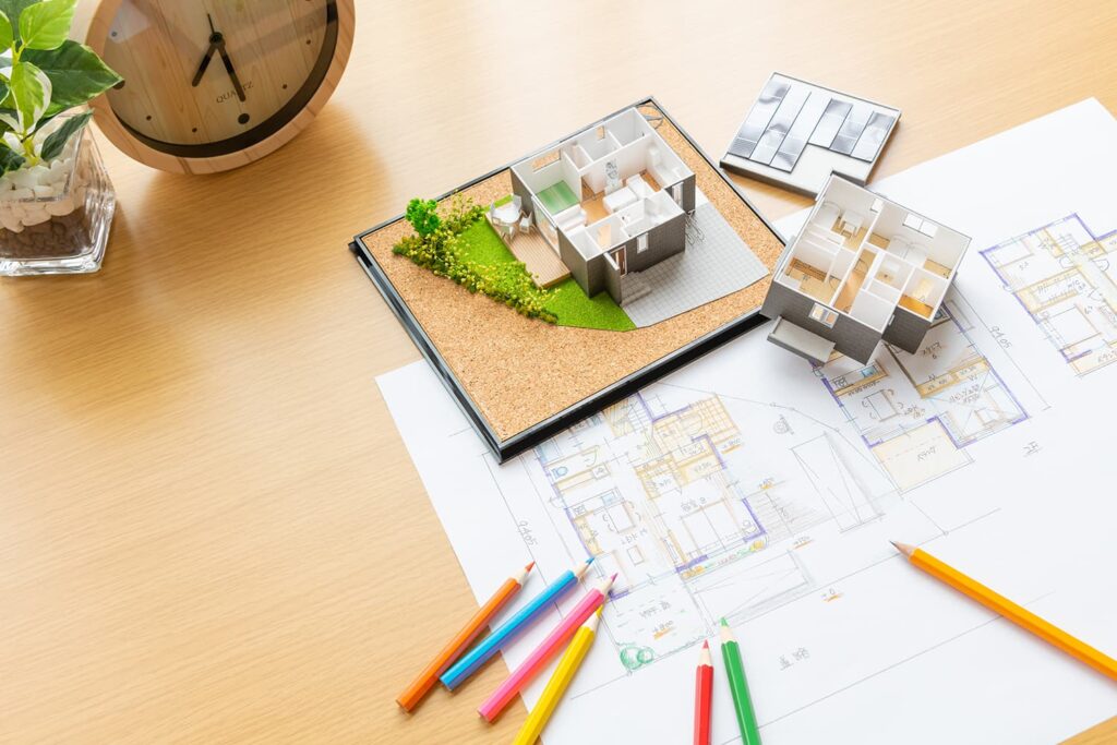 注文住宅の部屋数とLDKと収納の面積配分を検討する打ち合わせ風景