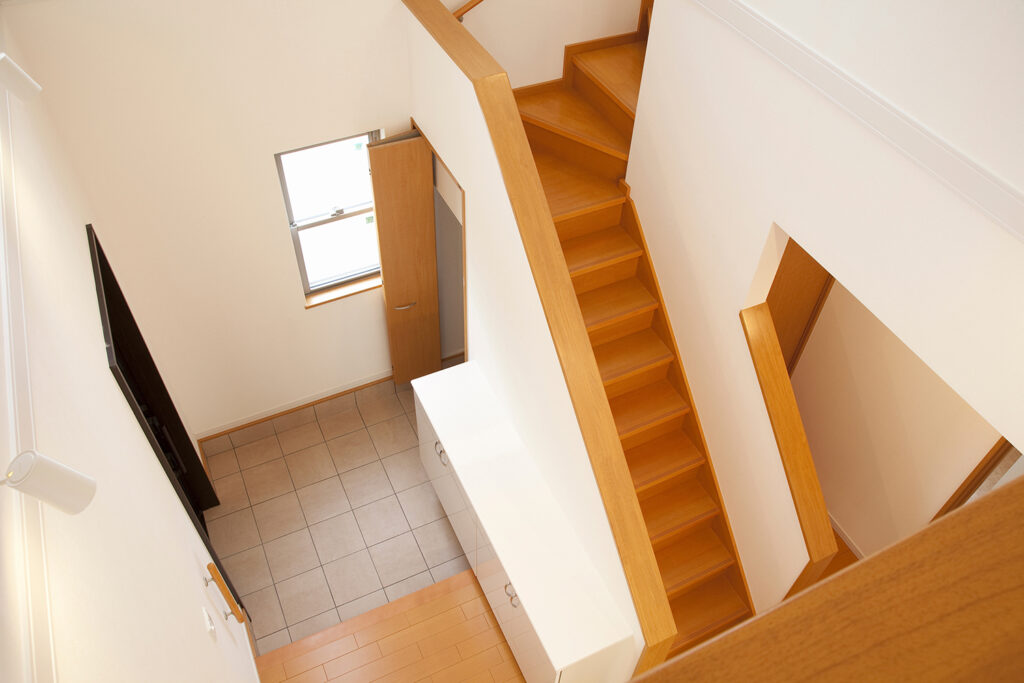 吹き抜けと収納計画のバランスを考える注文住宅の打ち合わせ風景