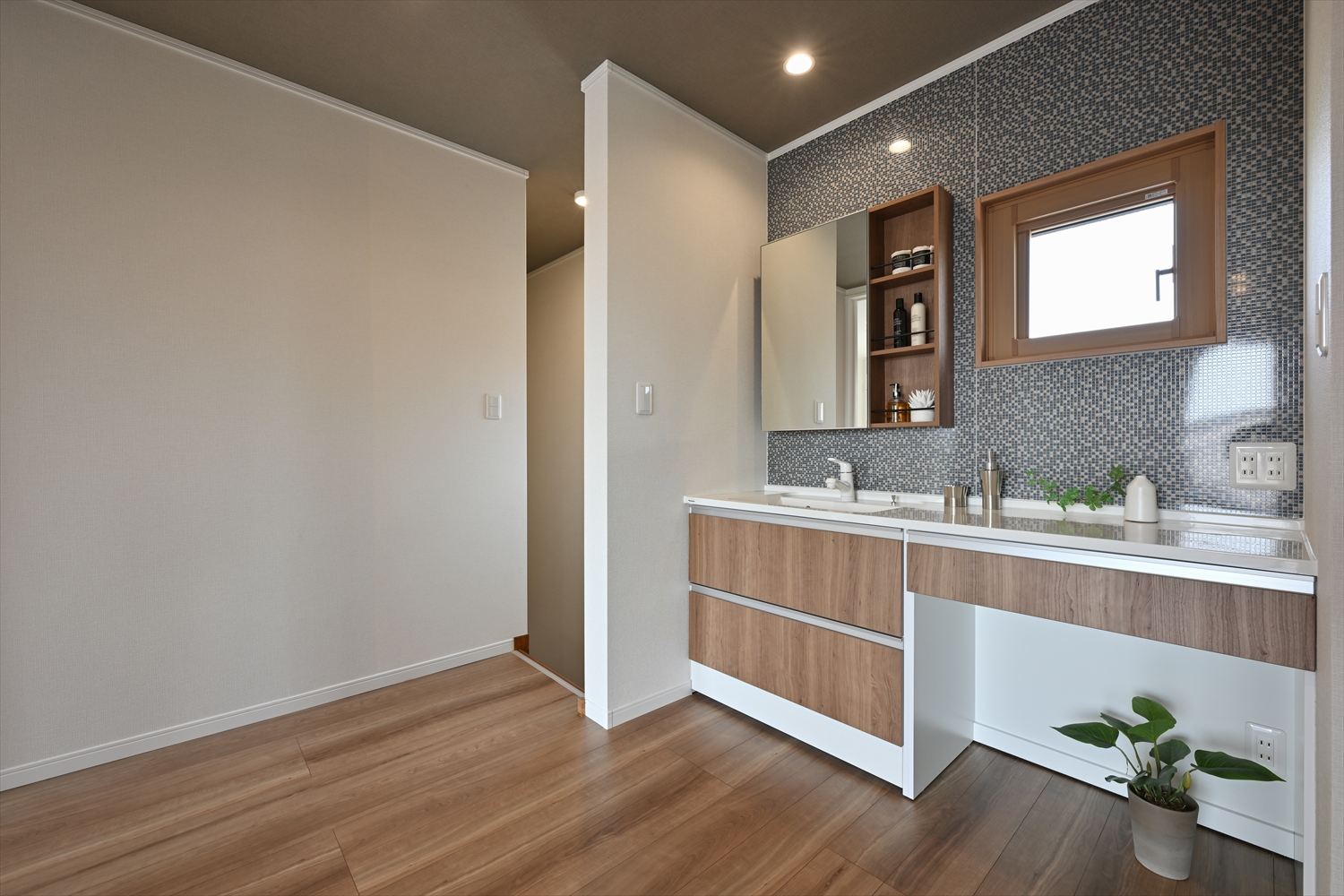 2階洗面スペースの全景