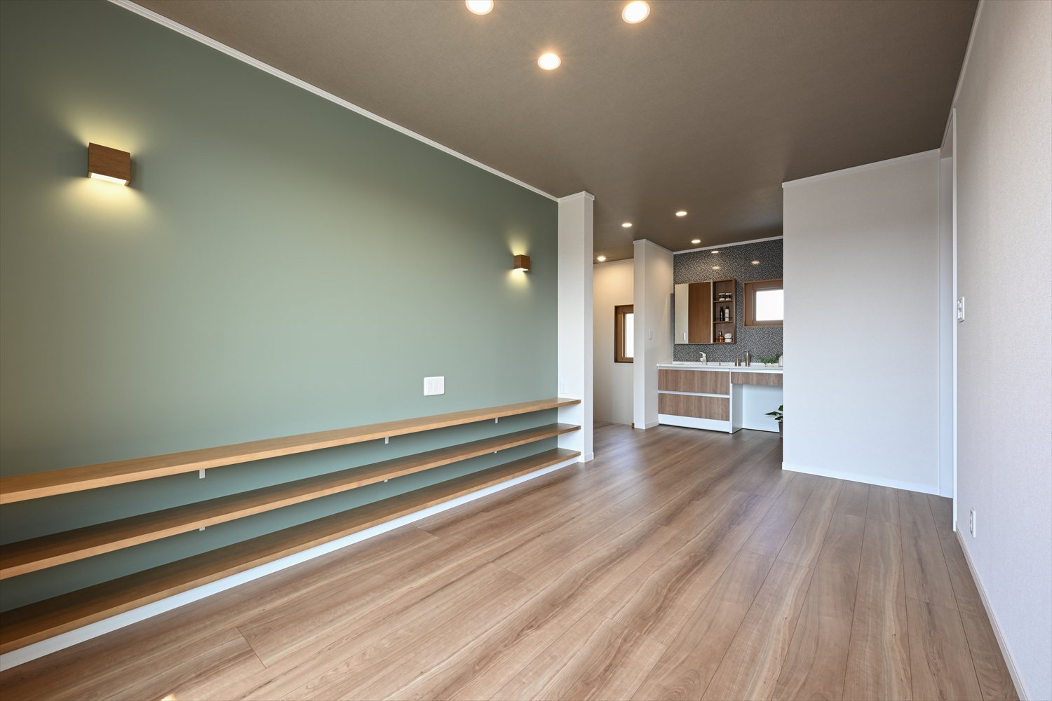 第2のリビングと洗面がつながる2階空間