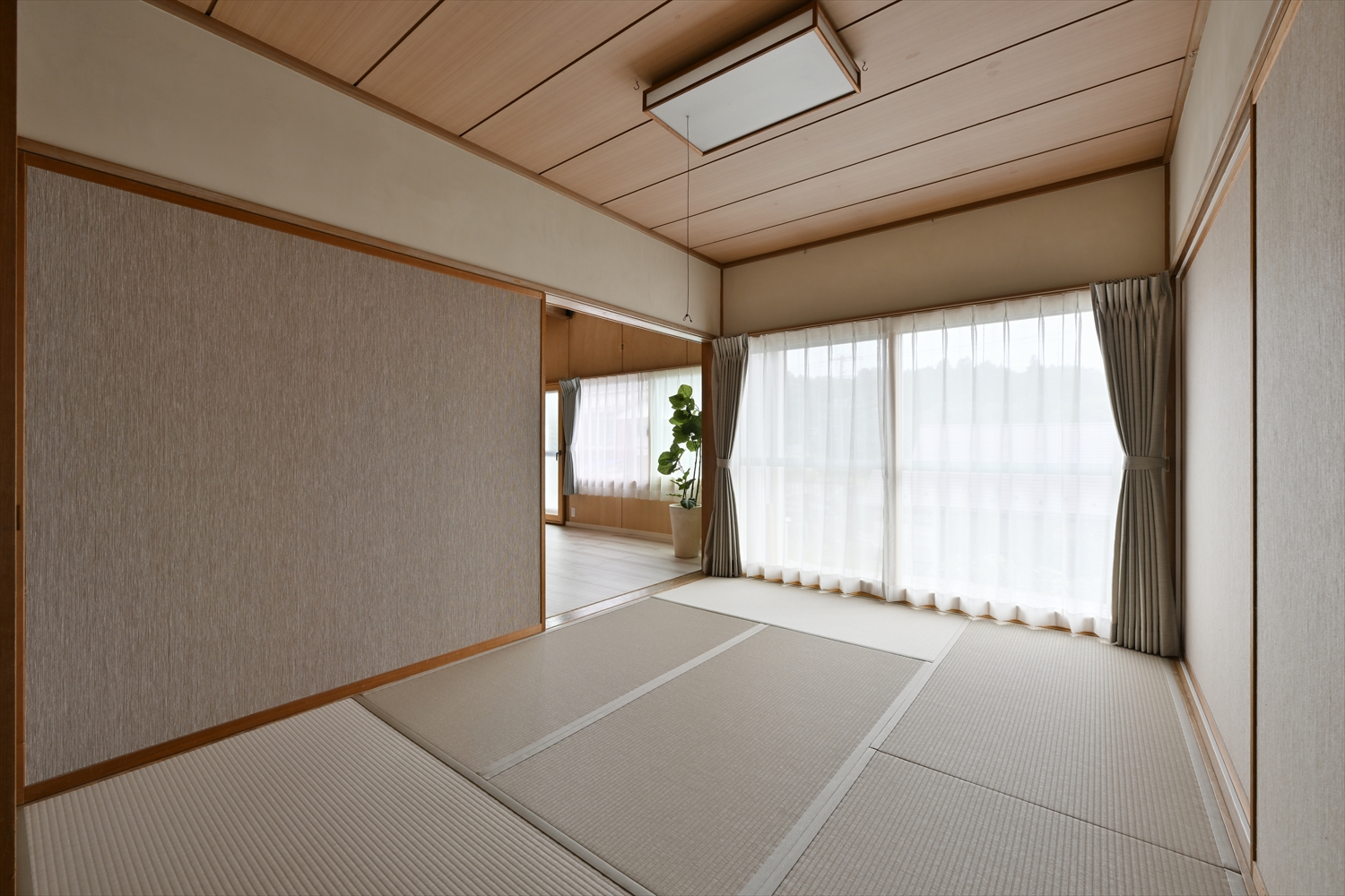畳を新調した和室