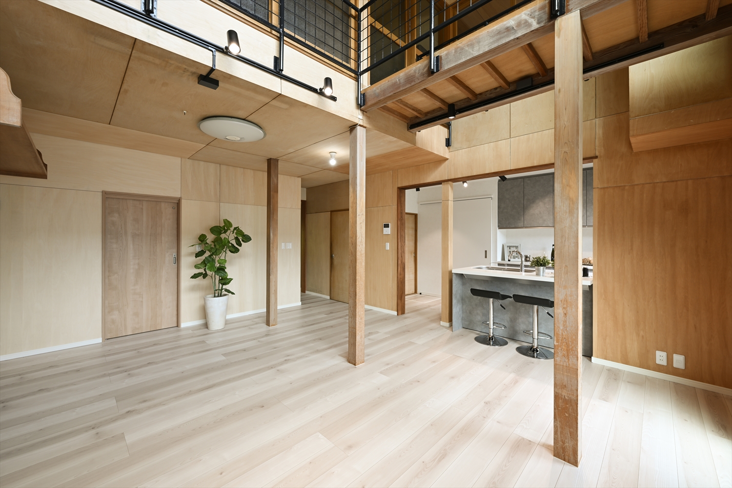 柱や梁が印象的な開放的LDK