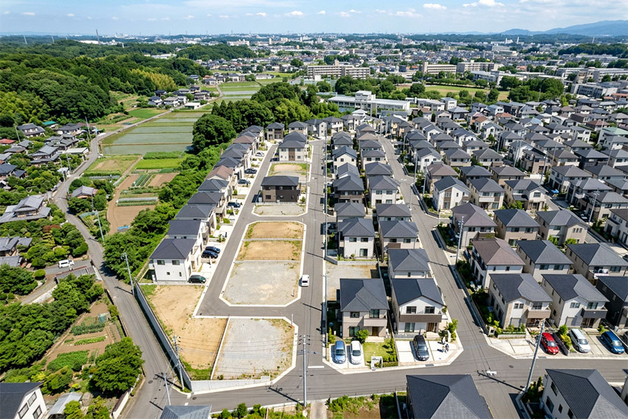 建築条件付き土地を注文住宅の視点で見極める家族のイメージ
