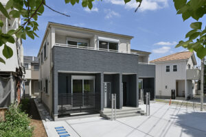 所沢市中新井に建つメゾネットタイプ賃貸住宅の外観