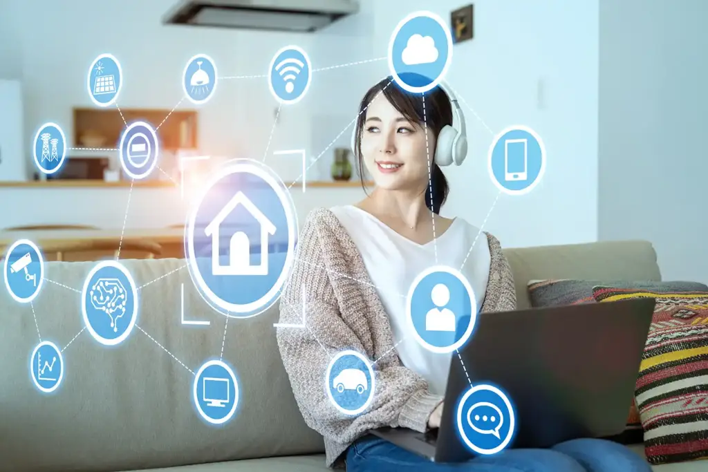 注文住宅のIoT・スマートハウス設備を家族で確認する様子