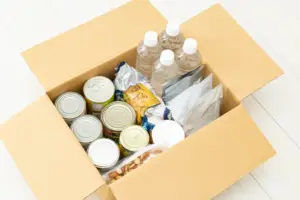 断水に強い家の住宅設備と生活用水の備えを考える家族